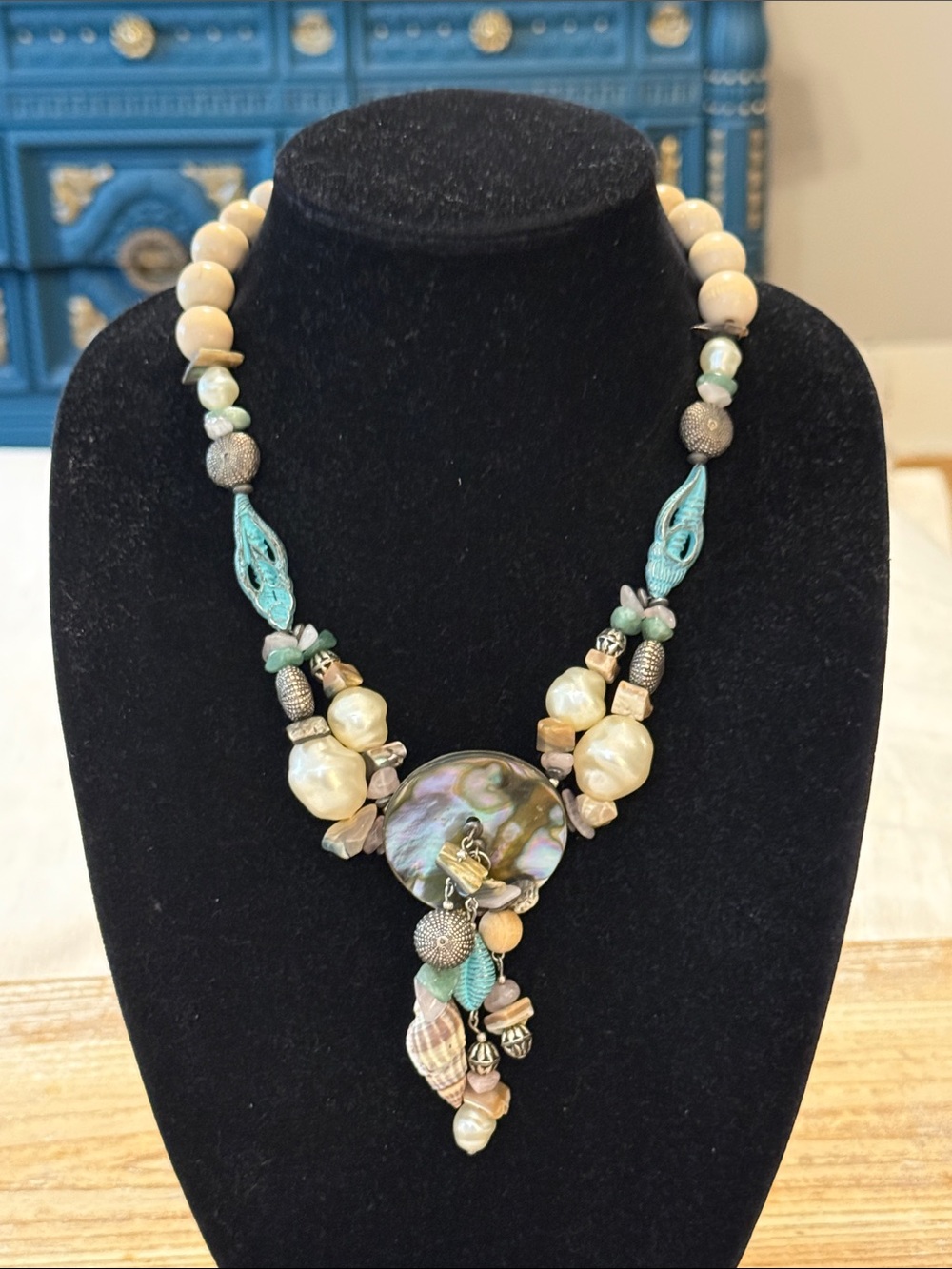 Vintage Beige Faux Pearl Seashell Abalone Beaded Pendant Statement Necklace